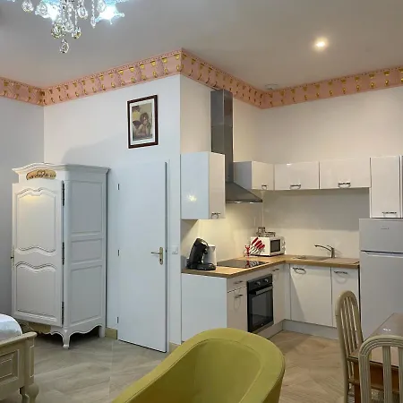 Romantique Maison De L'eglise Du Couvent Guest house 3*