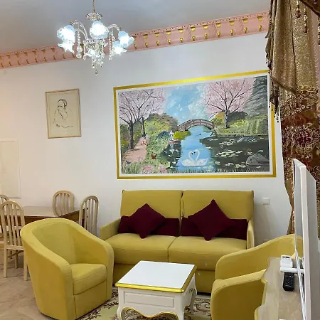 Romantique Maison De L'eglise Du Couvent