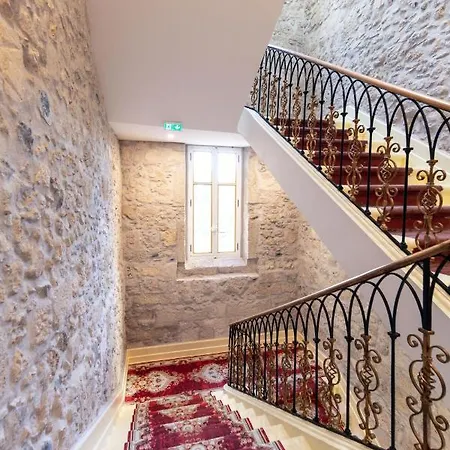 Romantique Maison De L'eglise Du Couvent Narbonne